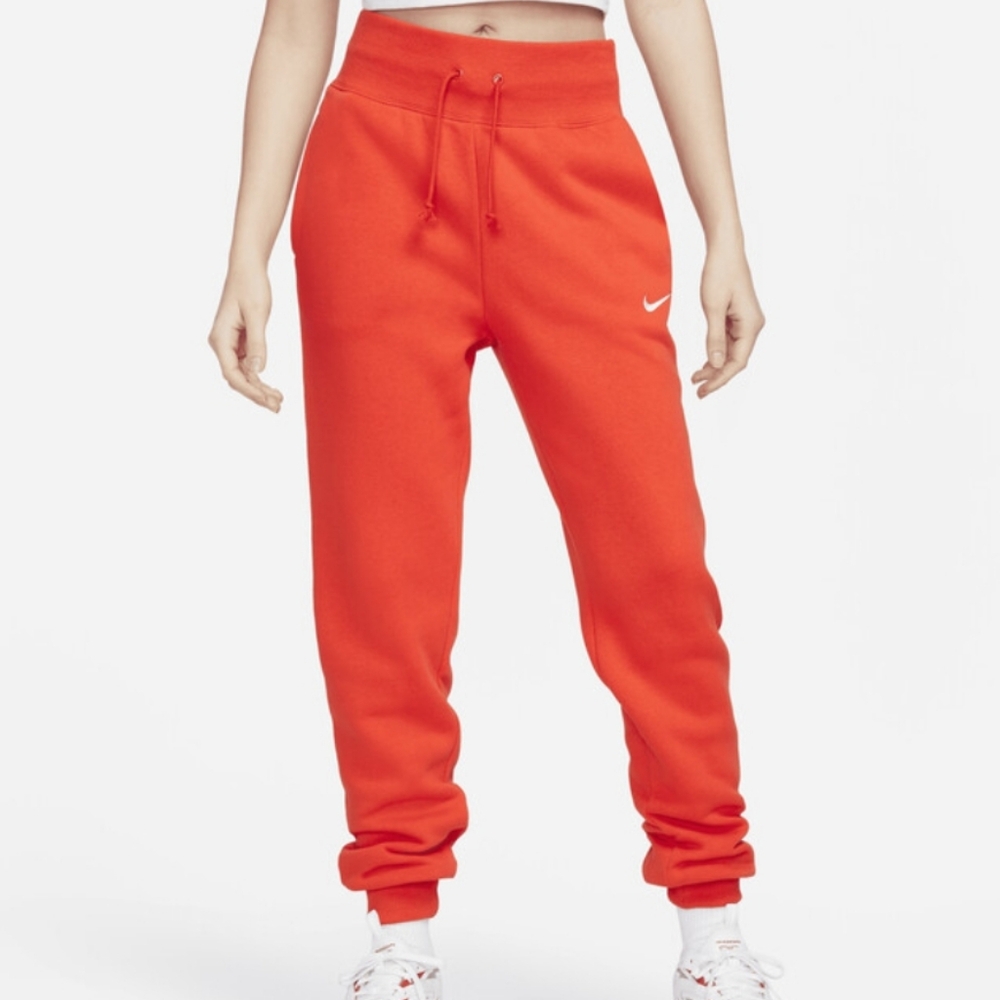 NWT Women's Plus size XXL Nike sweatpants